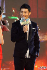 组图：黄晓明拒春晚邀约 吕佳容爆乳陈乔恩偷瞄