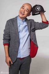 组图：包贝尔秀鬼马写真 表情帝玩转五连拍