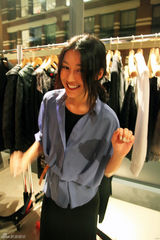 组图：陈燃亮相纽约时装周 新款试装展潮范儿