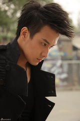 组图：巫迪文EP写真曝光 大方裸露“健康男色”