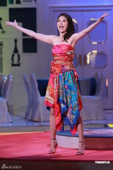 组图：陈慧琳产后复出录节目尽显辣妈本色