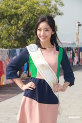 组图：候选中华小姐背景雄厚 徐少强之女曾志伟护航