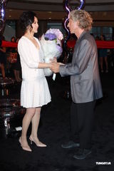 组图：谢玲玲着急当婆婆 自曝送红包贺霍启刚结婚