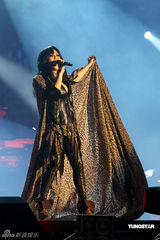 高清：张惠妹北京开唱摇滚范　和观众High足三小时
