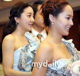 幻灯图：原SES成员Shoo与篮球选手林孝成举行婚礼