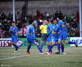 高清图：金俊秀任队长帅气踢球 金贤重等首场热身赛