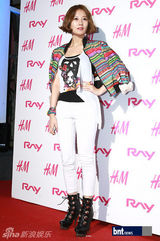 组图：SJ少女时代等明星出席某服饰品牌活动