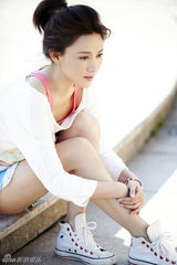 组图：聂鑫清新写真曝光 青春洋溢性感知性