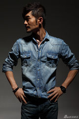 组图：李泰延帅气牛仔写真