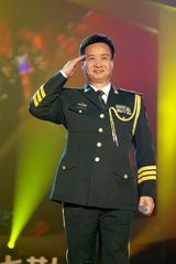 组图：《同一首歌》献礼国庆 万名观众歌唱祖国