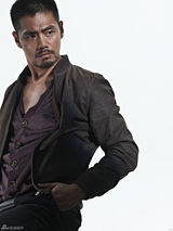 邵兵蓄须拍时尚大片 皮衣勾勒质感硬汉（组图） 