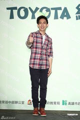 组图：林宥嘉清爽出席代言活动 入围金曲男歌手奖