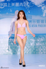 组图：候选亚姐第二轮面试 环肥燕瘦比基尼斗艳