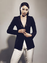 组图：赵子惠帅酷写真黑白配风格飒爽干练