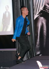 组图：古惑仔将登红馆开唱 陈小春感慨落泪