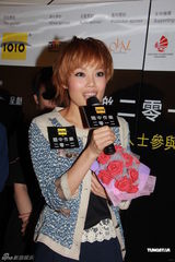 组图：容祖儿参与音乐会 喜爱小孩会考虑未婚生子