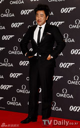 组图：韩星金宣儿权相佑等出席名表上市活动