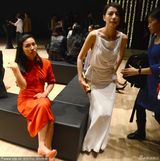 组图：高圆圆秀大片美背狂露肉 疑似真空上阵