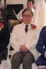 高清组图：霍震霆被问郭晶晶怀孕传闻笑而不语