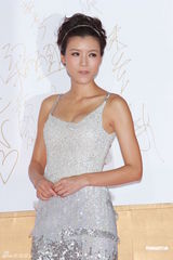 组图：2012港姐竞选 陈茵媺别致礼服似人鱼