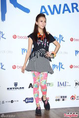 组图：炎亚纶胡宇崴活动现身引粉丝尖叫