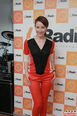 组图：李玟未受限唱令影响 笑而不答千万身价