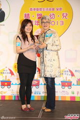 组图：陈敏儿出席幼儿活动 分享与孩子相处心得