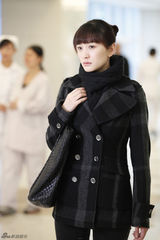 组图：《天使》七夕收官 李小冉曝黑裙写真