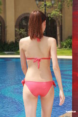 组图：中华小姐泳装照拍摄 选手血糖过低险晕倒