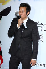 组图：张孝全首夺台北电影奖影帝 张榕容二度封后