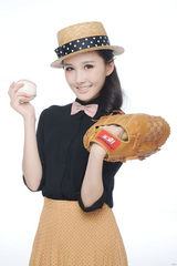 组图：王茗拍摄运动大片 化身英伦萝莉助威奥运