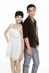 组图：海陆李佳航拍写真送祝福 戏里戏外默契十足