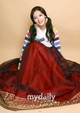 组图：组合Rainbow穿韩服拍写真 为粉丝送中秋祝福