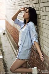 组图：央5女神引宅男熬夜 微博私照清新甜美