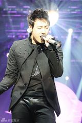 幻灯组图：华语榜中榜成都揭幕 潘玮柏张靓颖站台