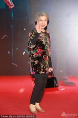 组图：罗兰花朵装贵气 入围最佳女配神采奕奕