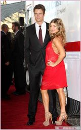 组图：黑眼豆豆主唱菲姬诞子 盘点夫妻恩爱照