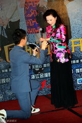 组图：蔡明拍《老妈》 郭家铭拜师学艺