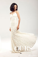 组图：董洁成杂志封面宠儿 清新靓丽妩媚动人