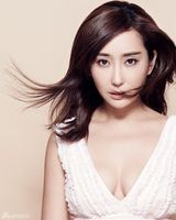 组图：杜若溪知性柔美写真诠释女神范儿