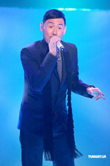 幻灯：庾澄庆个唱张学友助阵 与周秀娜贴身热舞