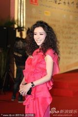 幻灯组图：上海电影节开幕 张静初爆炸头亮相