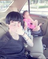 组图：高晓松全家美国度假 娇妻爱女比基尼出镜