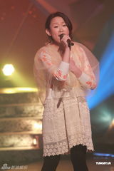 组图：《劲歌金曲》录影 王菀之张智霖亮相