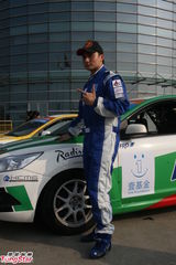 组图：钱嘉乐赛车试圈称霸 徐子珊卷土重来占先