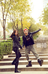 明星爱街拍：UIE&JA韩流来袭 打情骂俏显可爱