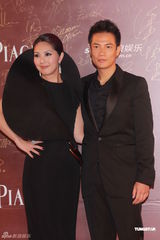 高清图：杨千嬅丁子高恩爱现身 杨千嬅黑装霸气