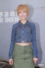 组图：容祖儿直斥不实报道 否认与何韵诗伦敦秘婚