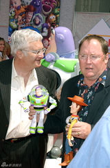 幻灯图：《玩具总动员3》首映 布兰妮现身抢风头