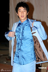 幻灯图：房祖名为新歌拍摄MV 搞怪耍酷大跳踢踏舞